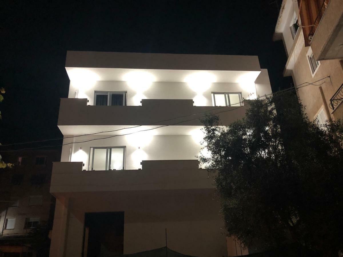 Hill'S Residence Sarandë Exterior foto